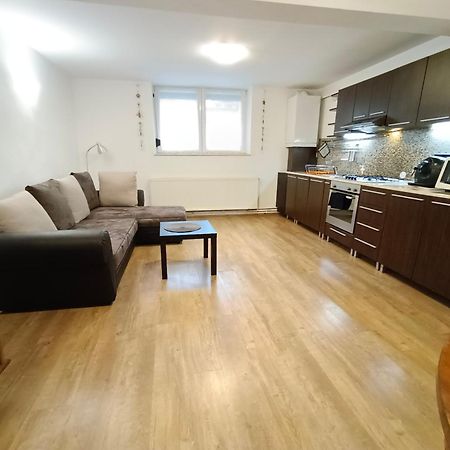 Central Park Apartments Braşov Esterno foto