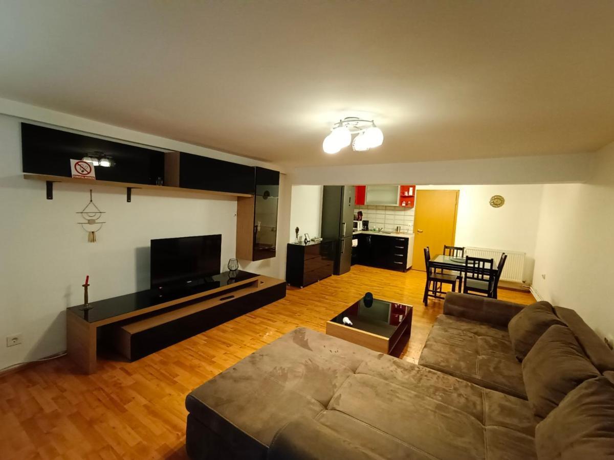 Central Park Apartments Braşov Esterno foto