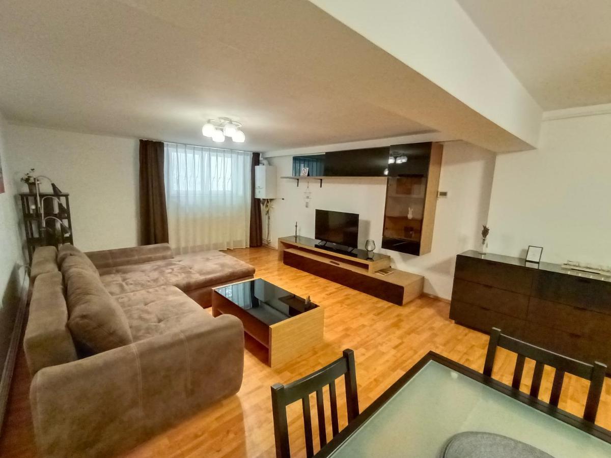 Central Park Apartments Braşov Esterno foto