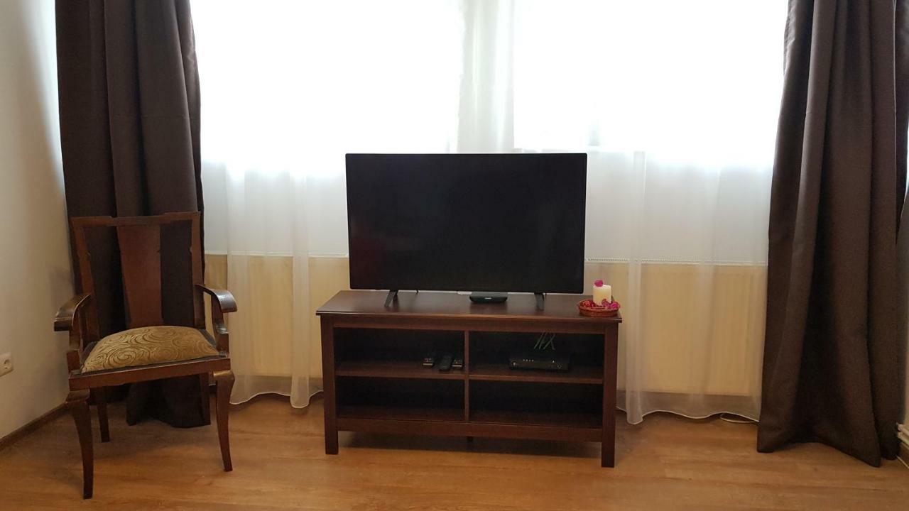 Central Park Apartments Braşov Esterno foto